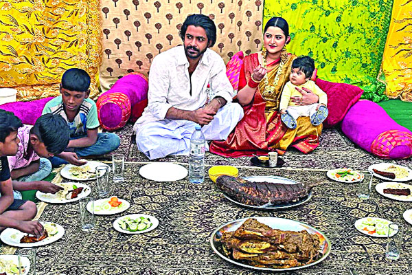 পরীমণির সন্তানের মুখে ভাত