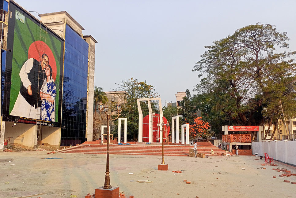 বঙ্গবন্ধুর হাতে গড়া শহীদ মিনার আধুনিকায়ন করল বিসিসি