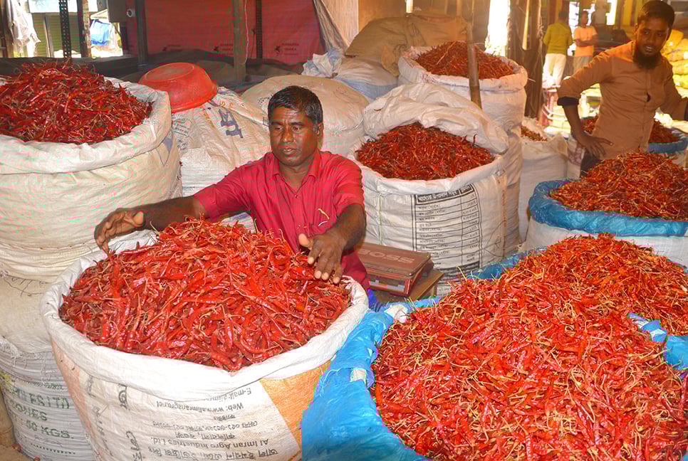 বগুড়ায়ও বেড়েছে মরিচের দাম