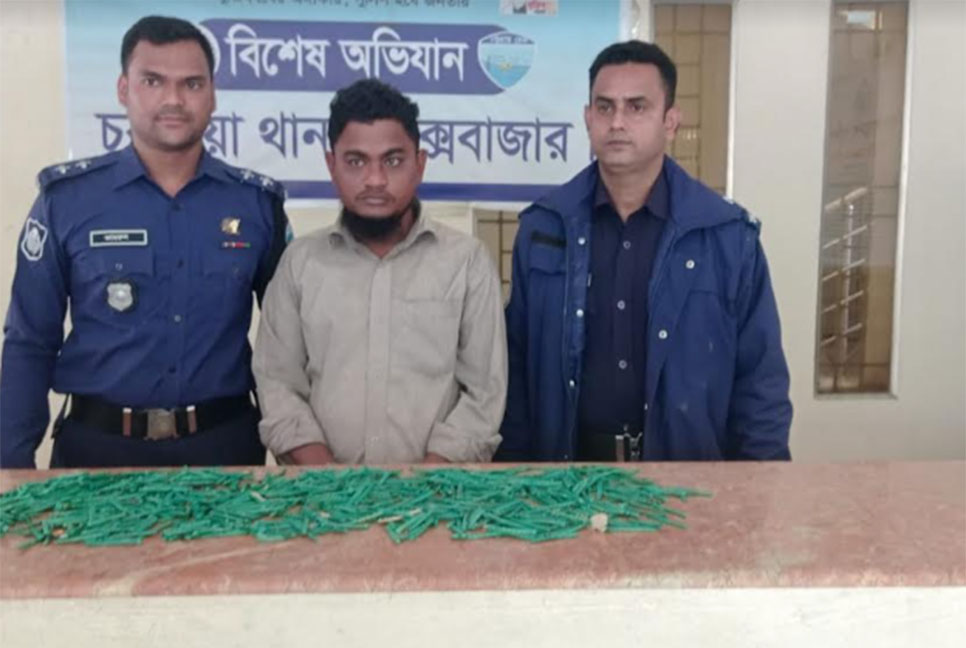 ফেরিওয়ালার হাড়ি-পাতিলের ঝুপড়ি থেকে ৬ হাজার পিস ইয়াবা উদ্ধার
