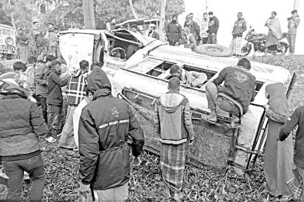 সড়কে চার জেলায় নিহত ৬
