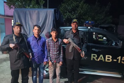 টেকনাফে বিদেশি মদ ও বিয়ারসহ আটক ২