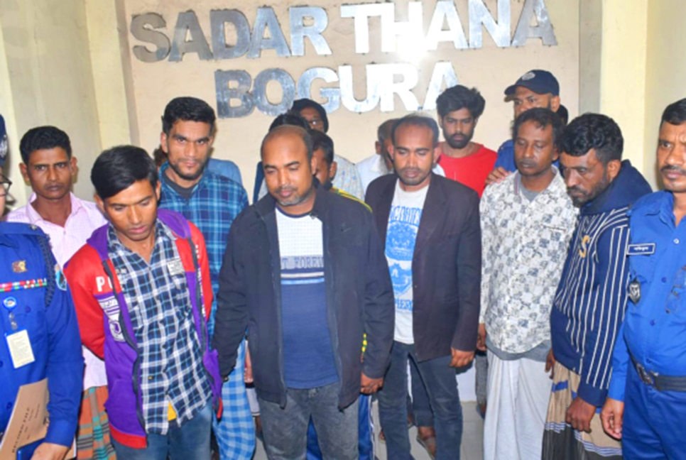 বগুড়ায় পুলিশের অভিযানে গ্রেফতার ৭৪