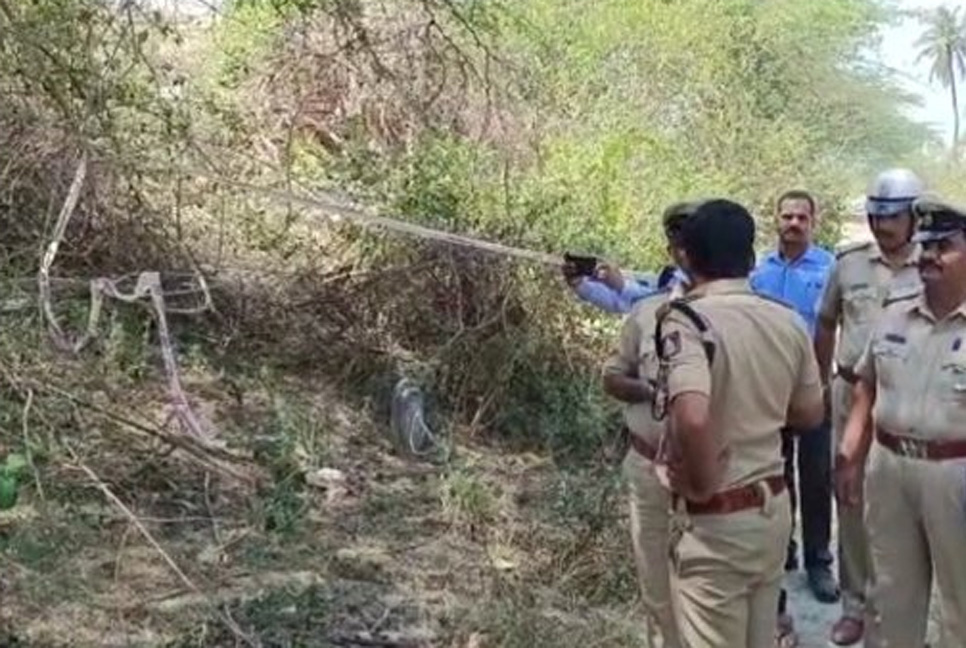 আইফোন অর্ডার দিয়ে ডেলিভারি বয়কে খুন, প্রমাণ মুছতে লাশে আগুন

