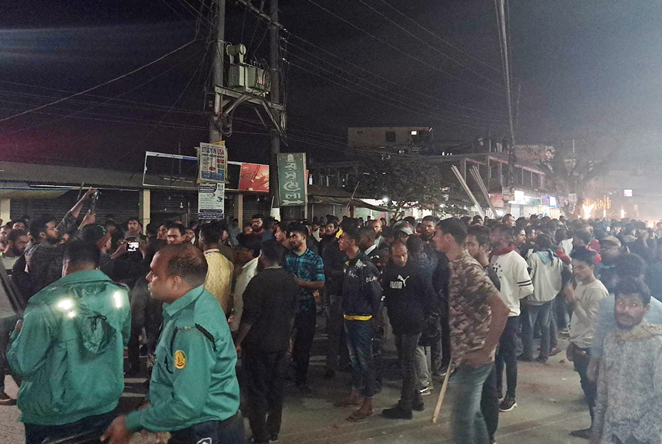 সিলেটে শিক্ষার্থীদের সাথে পরিবহন শ্রমিকদের সংঘর্ষ, মামলায় আসামি চারশ’
