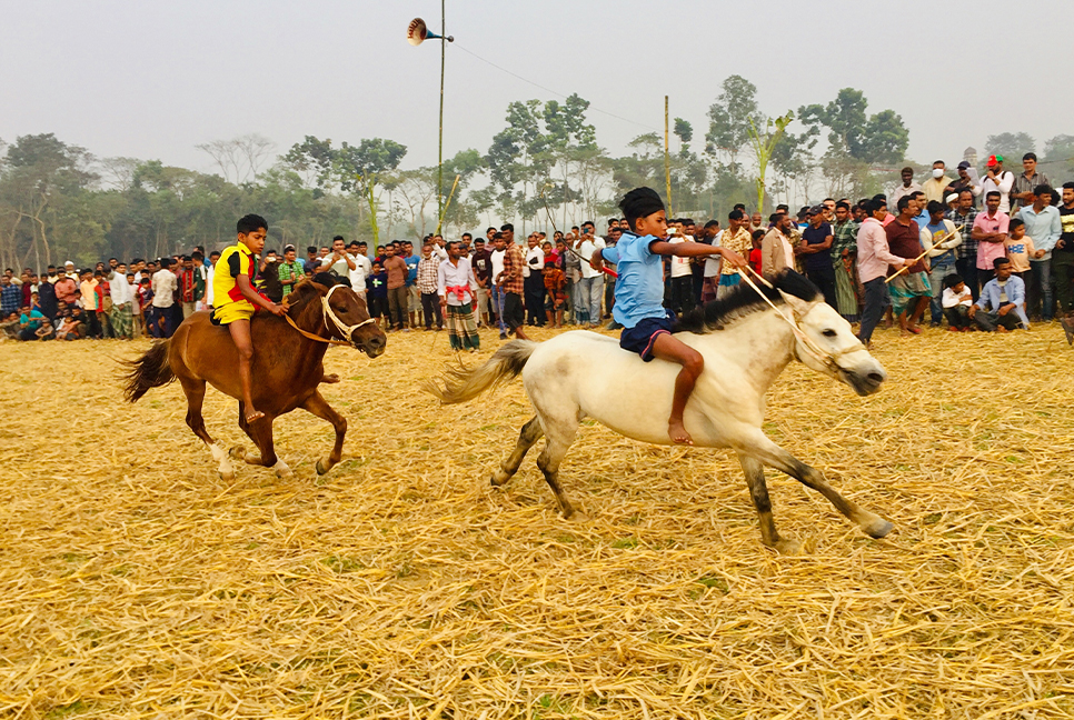 বিশ্বনাথে ঐতিহ্যবাহী ‘ঘোড়দৌড়’