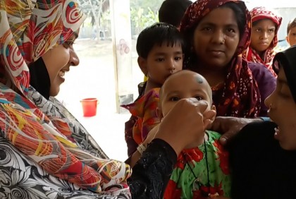 মোরেলগঞ্জে ৩৮৫ কেন্দ্রে খাওয়ানো হচ্ছে 'এ' প্লাস ক্যাপসুল