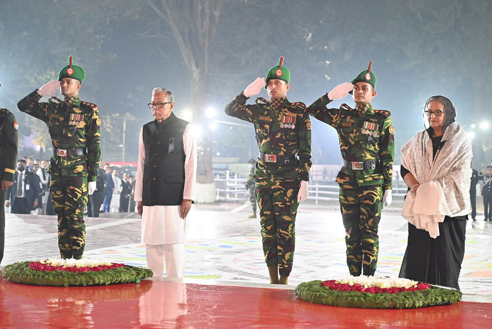 ভাষাশহীদদের প্রতি রাষ্ট্রপতি ও প্রধানমন্ত্রীর শ্রদ্ধা