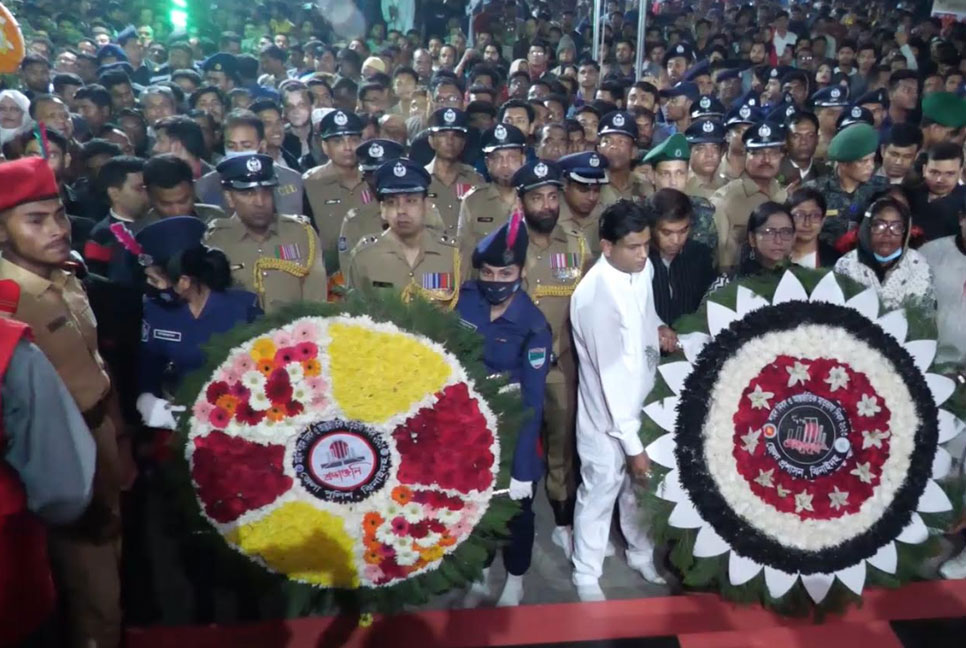 ঝিনাইদহে একুশের প্রথম প্রহরে ভাষা শহীদদের প্রতি শ্রদ্ধা