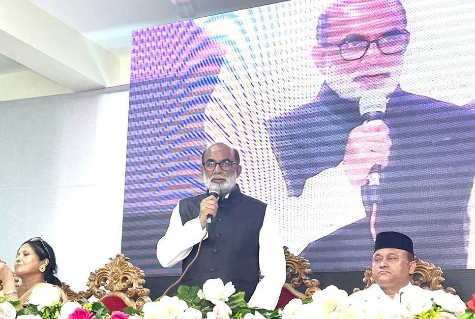 সামুদ্রিক মৎস্যসম্পদ আহরণ ও ব্যবহারে গুরুত্ব দিচ্ছে সরকার : প্রাণিসম্পদ মন্ত্রী