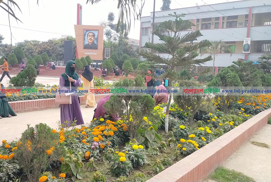 ভিক্টোরিয়া ক্যাম্পাসে বসন্তের রূপ প্রদর্শনী