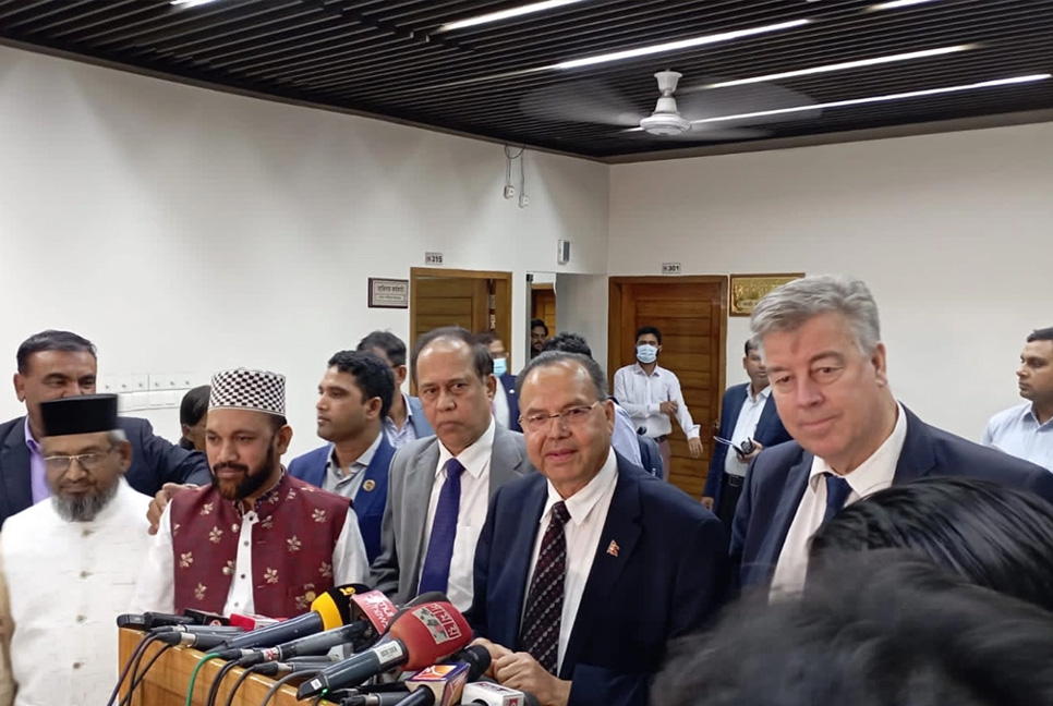 বড় দল নির্বাচনে না এলে ফলাফলে প্রভাব পড়বে : সিইসি

