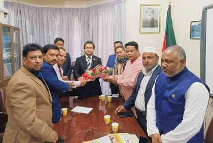 কাতারে নবনিযুক্ত রাষ্ট্রদূত নজরুল ইসলামের সঙ্গে চিরন্তন বাউলের সাক্ষাৎ 

