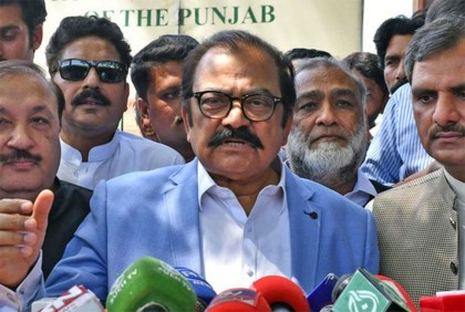 পাকিস্তানের স্বরাষ্ট্রমন্ত্রীর বিরুদ্ধে গ্রেফতারি পরোয়ানা