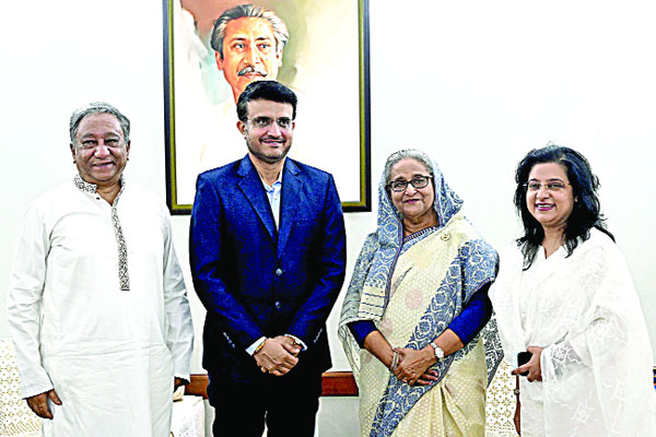 শেখ হাসিনার সঙ্গে সৌরভ গাঙ্গুলি ও তার স্ত্রী ডোনা গাঙ্গুলির সাক্ষাৎ