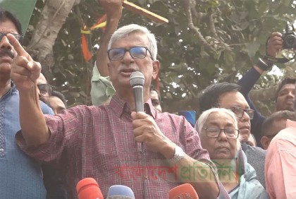 ‘রাত আর কবরে থাকা মানুষের ভোট বন্ধ করতেই বিএনপির শান্তিপূর্ণ কর্মসূচি’