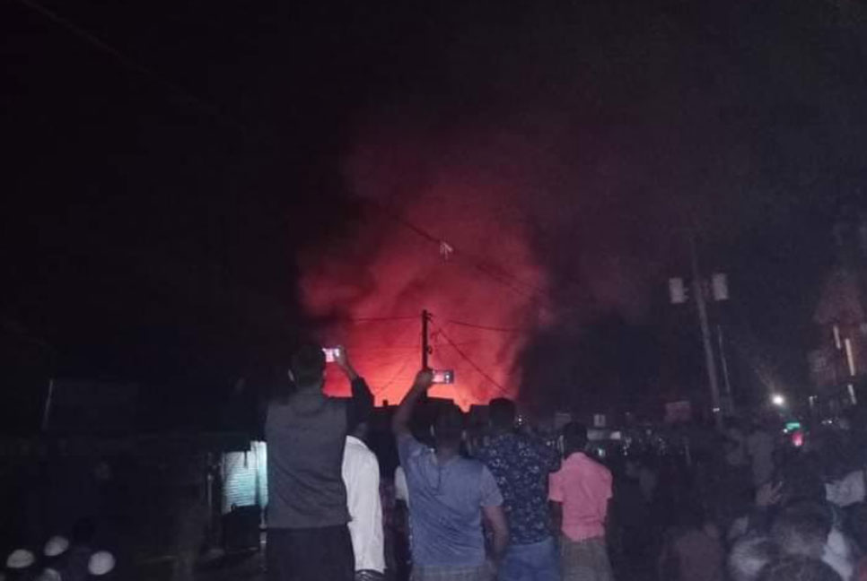 কিশোরগঞ্জের তাড়াইল বাজারে অগ্নিকাণ্ড