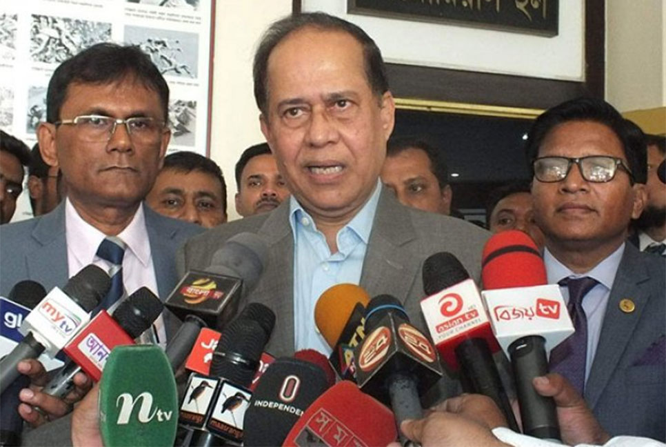 আইনস্টাইনও ইভিএম মেশিনে ফল পাল্টাতে পারবে না : সিইসি

