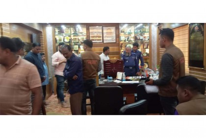 কুষ্টিয়ায় তলা ভেঙে মেয়রের কার্যালয়ে দুঃসাহসিক চুরি