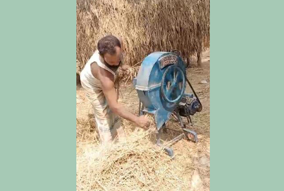 খড় কাটার মেশিন কিনে প্রতারিত খামারির পাশে ভোক্তা অধিকার