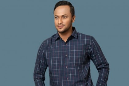দেশে ফিরলেন সাকিব

