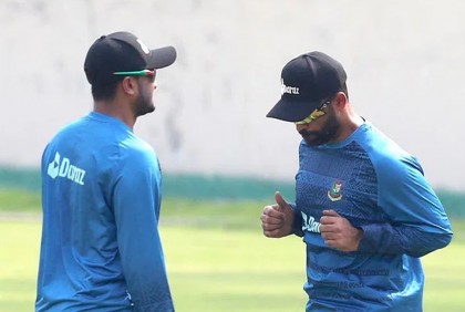 সাকিব-তামিম পাশাপাশি, তবুও কথা হল না!