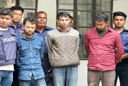ব্রাহ্মণবাড়িয়ায় অস্ত্রসহ তিন যুবক গ্রেফতার 