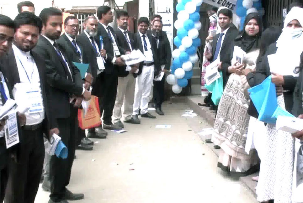 মানিকগঞ্জে চলছে আইনজীবী সমিতির নির্বাচন