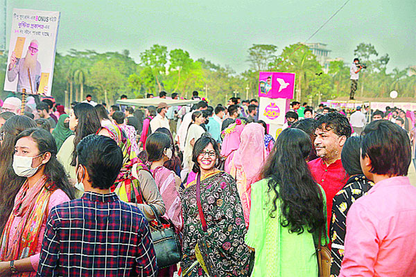 উপচে পড়া ভিড়