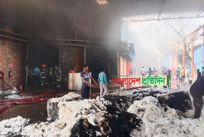 রূপগঞ্জে স্পিনিং মিলে আগুন, নিয়ন্ত্রণে ৫ ইউনিট 


