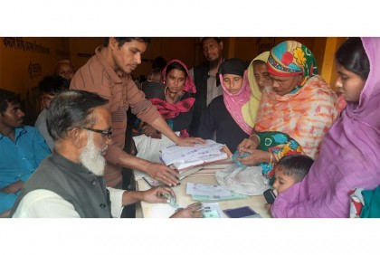 
নাসিরনগরে ডিলারের বিরুদ্ধে চাল বিতরণে অনিয়মের অভিযোগ