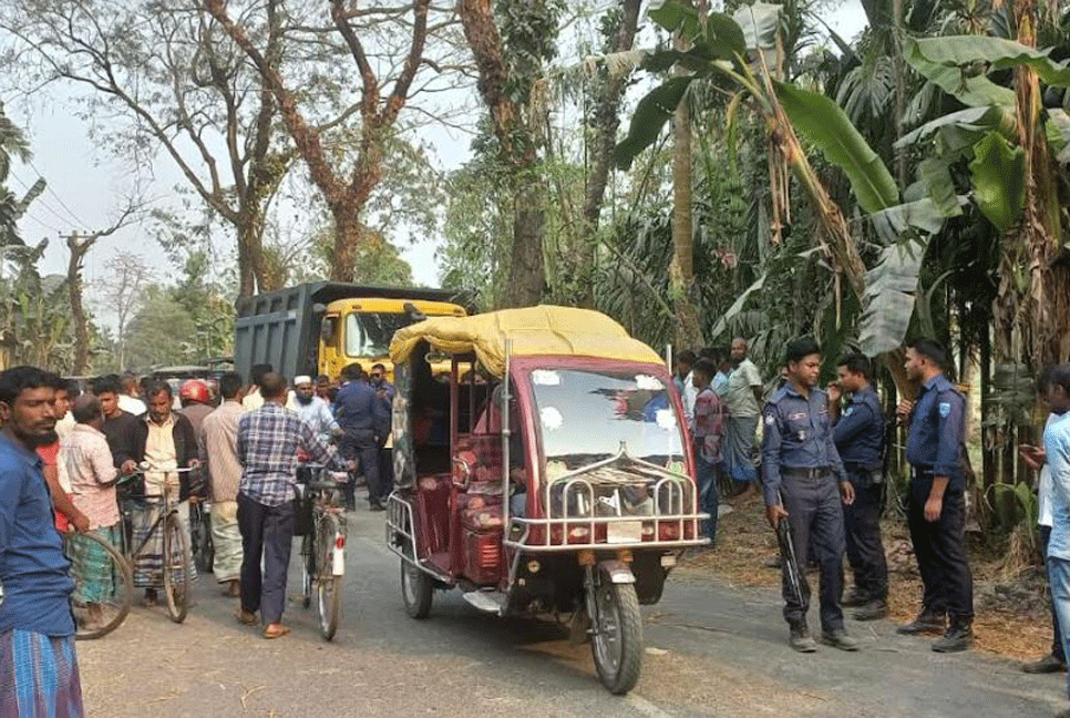 লালমনিরহাটে ট্রাক-অটোরিকশা সংঘর্ষে নিহত ২, আহত ৫
