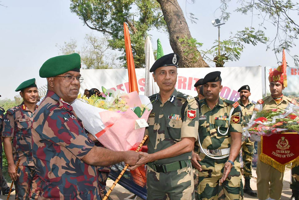 আখাউড়া সীমান্ত ও লাকসাম-আখাউড়া রেলওয়ে প্রকল্প পরিদর্শন করলেন বিজিবি মহাপরিচালক