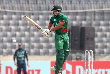 অভিষেকের ১৫ ম্যাচ পর ফিফটির দেখা পেলেন শান্ত