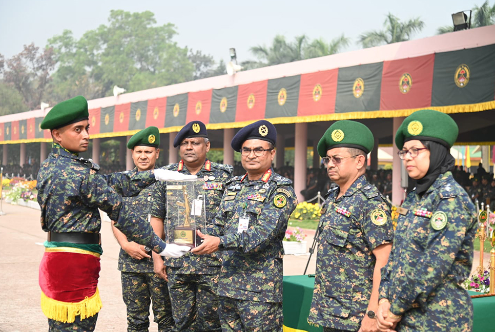আনসার কর্মকর্তাদের প্রশিক্ষণ সমাপনী কুচকাওয়াজ অনুষ্ঠিত