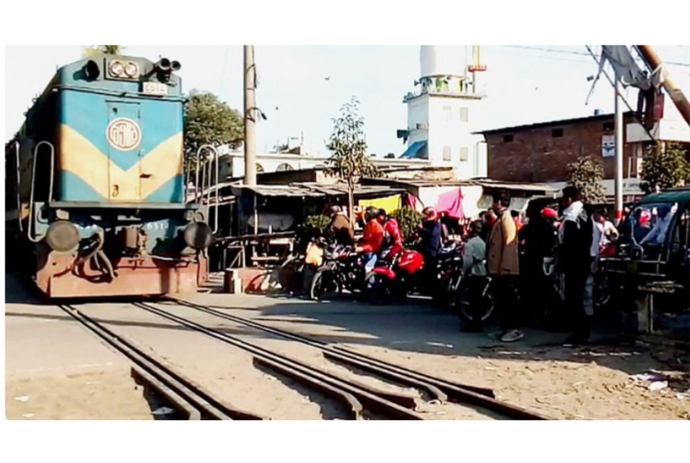 সায়দাবাদ রেল ক্রসিং মধ্যরাত থেকে ৫৪ ঘণ্টা বন্ধ থাকবে 

