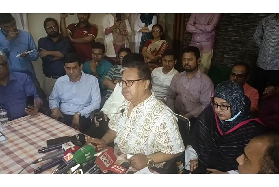খুলনায় চিকিৎসককে মারধর ও অপারেশন থিয়েটার ভাঙচুরের ঘটনায় গণপদত্যাগের হুঁশিয়ারি