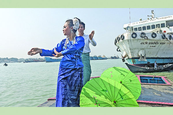 কর্ণফুলী নদী রক্ষায় ‘বিনি সুতার মালা’