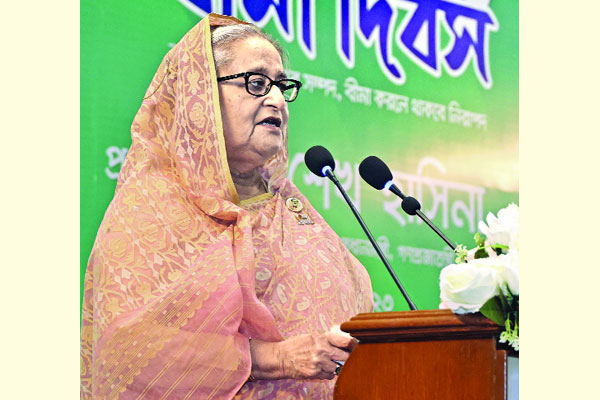 চাপে পড়ে বীমার টাকা দেবেন না : প্রধানমন্ত্রী