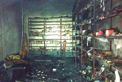 দিনাজপুরে আগুনে ৪ দোকান পুড়ে ছাই 