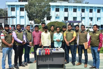 কুমিল্লায় প্রতারক চক্রের ৩ সদস্য গ্রেফতার