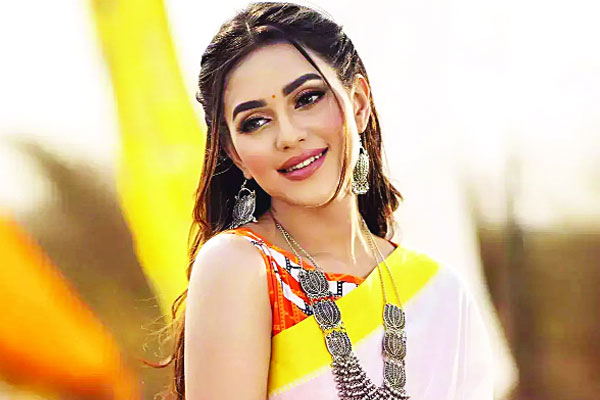 বিচ্ছেদ নিয়ে নুসরাত ফারিয়া