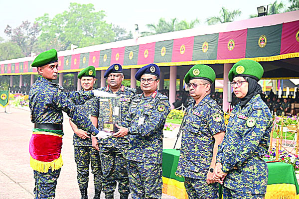 আনসার কর্মকর্তাদের প্রশিক্ষণ সমাপনী কুচকাওয়াজ অনুষ্ঠিত