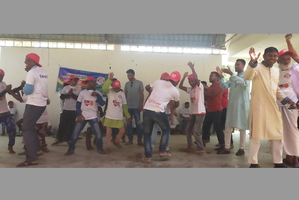 ঝিনাইদহের কালীগঞ্জে মানসিক প্রতিবন্ধীদের নিয়ে বনভোজন

