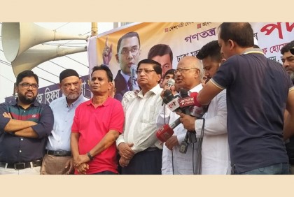 যত দ্রুত এ সরকারের বিদায় হয়, ততই এদেশের কল্যাণ : ড. মোশাররফ

