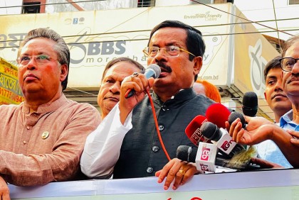 ষড়যন্ত্র পরিহার করে নির্বাচনের পথে আসুন : বিএনপিকে নানক