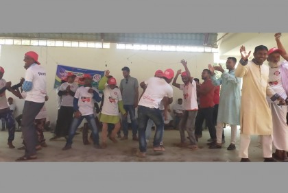 ঝিনাইদহের কালীগঞ্জে মানসিক প্রতিবন্ধীদের নিয়ে বনভোজন

