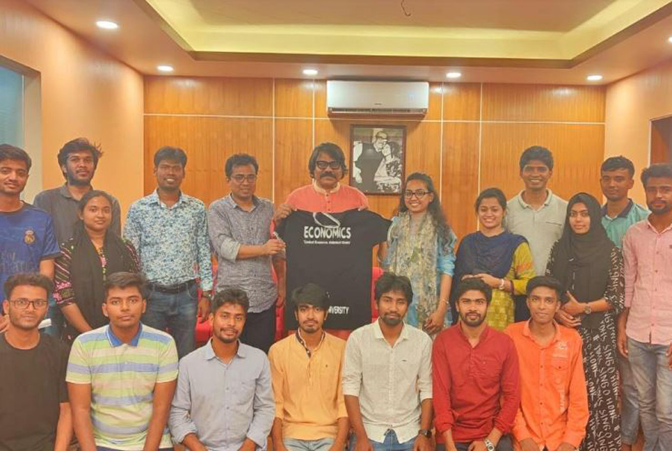 সহশিক্ষা কার্যক্রম স্বশিক্ষিত হওয়ার সুযোগ বাড়ায়: রবি উপাচার্য