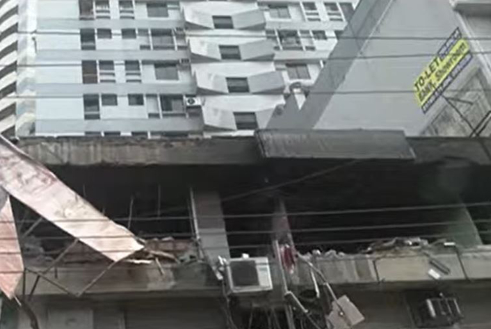 সায়েন্সল্যাব এলাকায় ভবনে বিস্ফোরণ, নিহত ৩