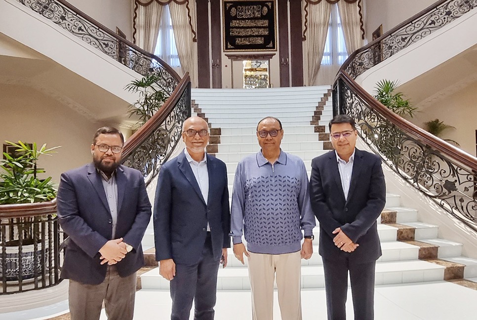 বসুন্ধরা গ্রুপ চেয়ারম্যানের সঙ্গে সৌজন্য সাক্ষাৎ

